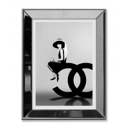  Obraz w lustrzanej ramie czarno-biały nowoczesny Chanel 31x41cm