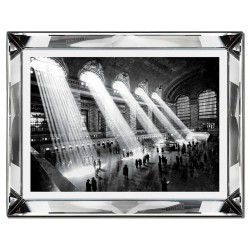  Obraz w lustrzanej ramie do salonu czarno-biały promienie światła w hali 41x51cm