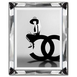  Obraz w lustrzanej ramie do salonu glamour Pani Chanel 41x51cm